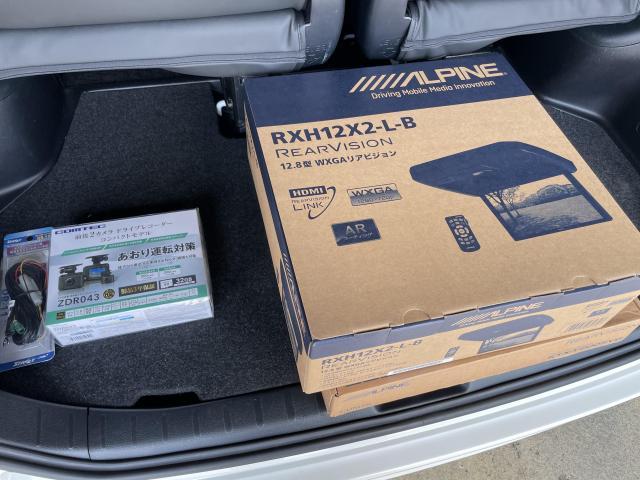 ヴォクシー　フリップダウンモニター　前後ドライブレコーダー　アルパイン　取付　トヨタ　80系　コムテック　沖縄市　北中城村　恩納村　北谷町　読谷村　うるま市　北中城村　嘉手納町