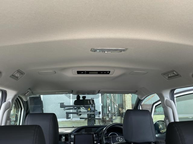 ヴォクシー　フリップダウンモニター　前後ドライブレコーダー　アルパイン　取付　トヨタ　80系　コムテック　沖縄市　北中城村　恩納村　北谷町　読谷村　うるま市　北中城村　嘉手納町