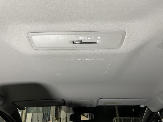 80ヴォクシー　フリップダウンモニター取付　内装品取付　電装系取付　アルパイン　トヨタ　持込取付　沖縄県　沖縄市　うるま市　恩納村　読谷村　宜野湾市　北谷町　名護市