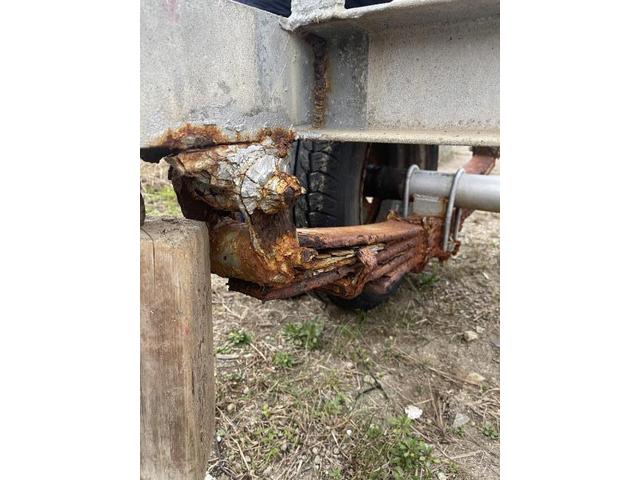 船台　修理　溶接　トレーラー　沖縄県　沖縄市　うるま市　恩納村　読谷村　宜野湾市　北谷町　名護市