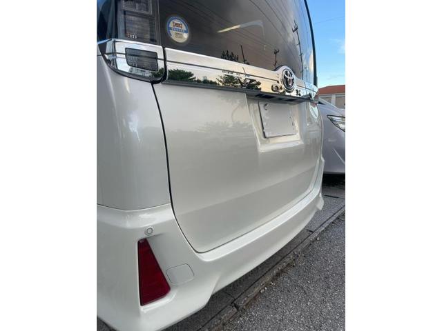 トヨタ　ヴォクシー　板金・外装補修　80系　板金塗装　リアゲート　リアバンパー　沖縄市　北中城村　恩納村　北谷町　読谷村　うるま市　北中城村　嘉手納町