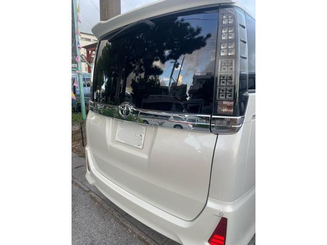 トヨタ　ヴォクシー　板金・外装補修　80系　板金塗装　リアゲート　リアバンパー　沖縄市　北中城村　恩納村　北谷町　読谷村　うるま市　北中城村　嘉手納町