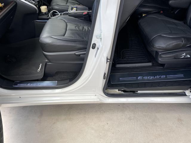 トヨタ　エスクァイア　その他電装系取付　カーフィルム施工　社外スカッフプレート　リアガラスフィルム　5面　持込取付　持込　沖縄県　沖縄市　うるま市　恩納村　読谷村　宜野湾市　北谷町　名護市