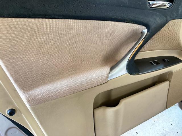 LEXUS　IS　シートのシミ汚れパネル黒い汚れ除去（パネル編）　豊見城　那覇　糸満　南風原