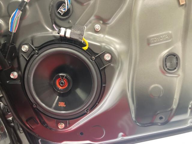 カローラツーリングHV　JBLスピーカー持込取付