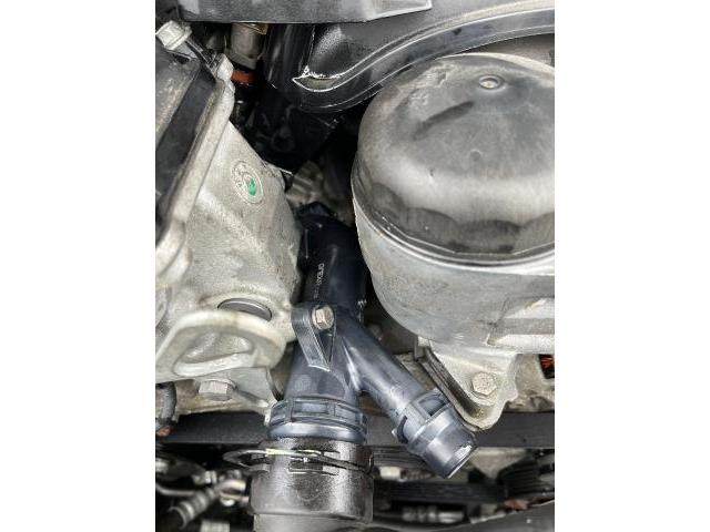 BMW 320i E90 水漏れ修理