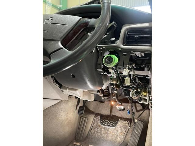 クラウン　ＪＺＳ１７５　シフトレバーボタンが動かない