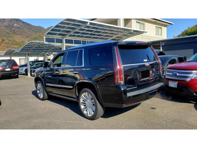 新着入荷車両情報 キャデラック アメ車 広島 NUTS 2017年 エスカレード プラチナム 正規ディーラー車 純正ナビ フルセグTV V8/6.2L 8速A/T 4WD アップルカープレイ