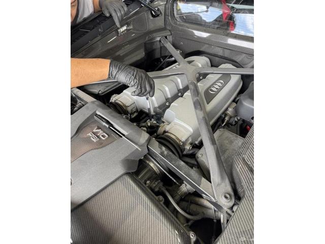 アウディ　R8　V10　オイル交換　筑紫野市、福岡市、大野城市、大宰府市、鳥栖市、春日市、那珂川市、朝倉市、久留米市、博多区、他地域のお客様も大歓迎です！