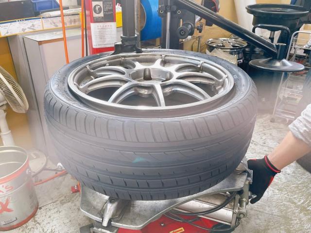 audi　アウディ　A4　タイヤ取付け　組み換え　ノーマルタイヤ　輸入車　長野市　松本市　須坂市　千曲市