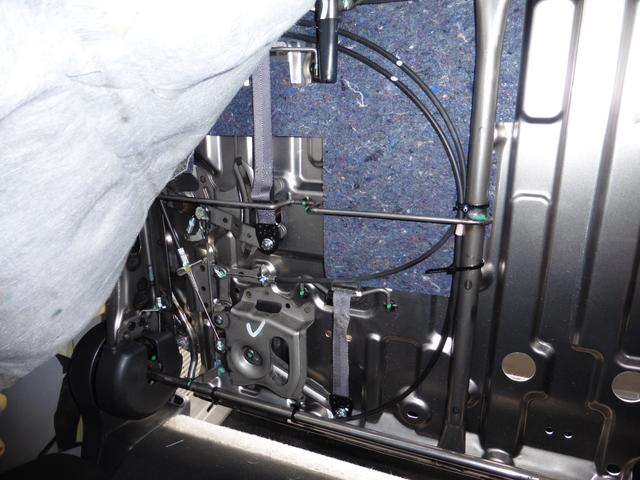 シート格納できず修理