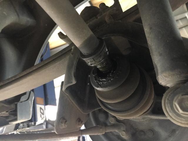 ドライブシャフトブーツ交換致します！