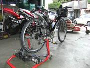 自動車のオルタネーターを流用し発電自転車製作。