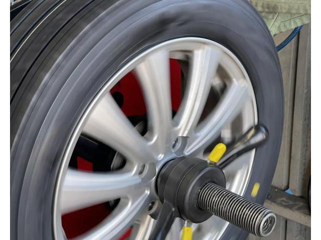 トヨタ　パッソ　パンク　タイヤ交換