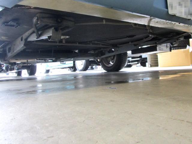 電気カプラと防振ジャッキ