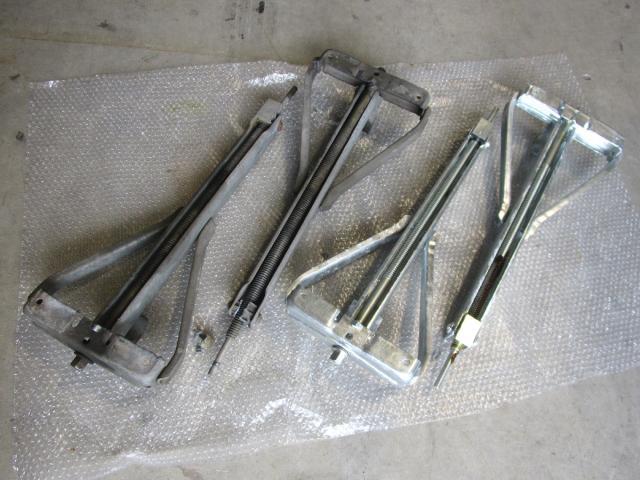 電気カプラと防振ジャッキ