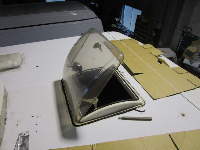 メルセデス・ベンツ　トランスポーター　キャンピングカー　ベンチレーター