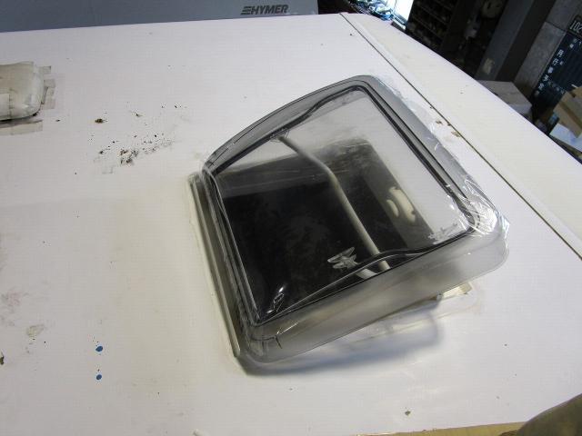 メルセデス・ベンツ　トランスポーター　キャンピングカー　ベンチレーター