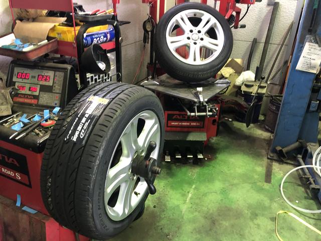 メルセデスベンツ　タイヤ交換　２４５／４５Ｒ１７