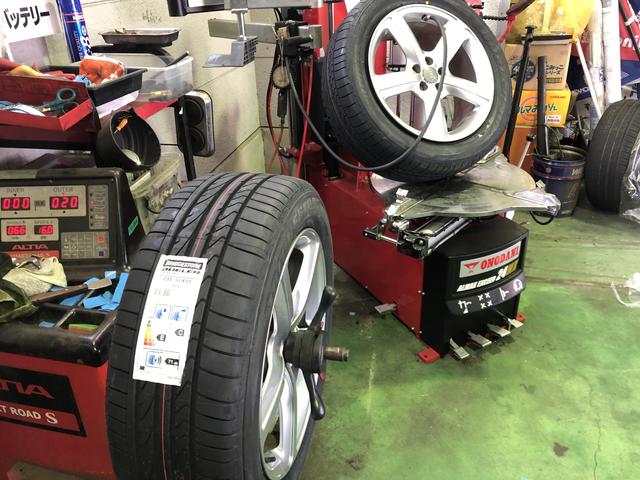 アウデイ　Q5　タイヤ交換　235/55R19　LLC水漏れ