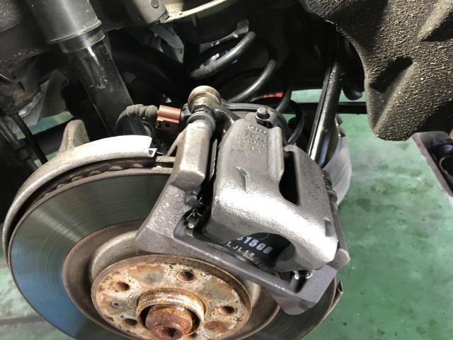 アウデイ　A7　スタッドレスタイヤ交換　ブレーキパット交換