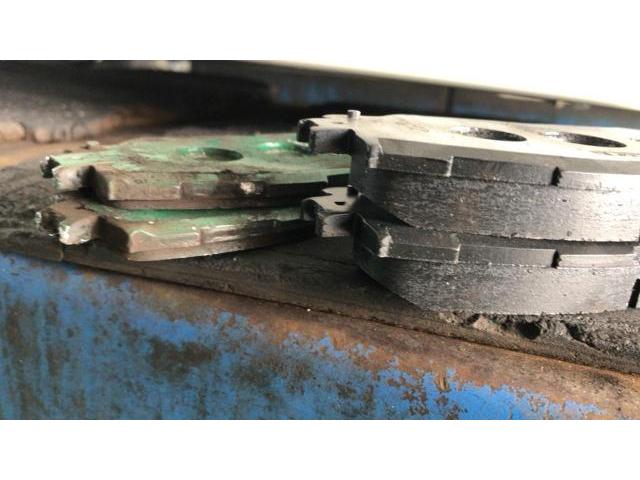トヨタ　ウイッシュ　タイヤ交換　ブレーキパット交換
