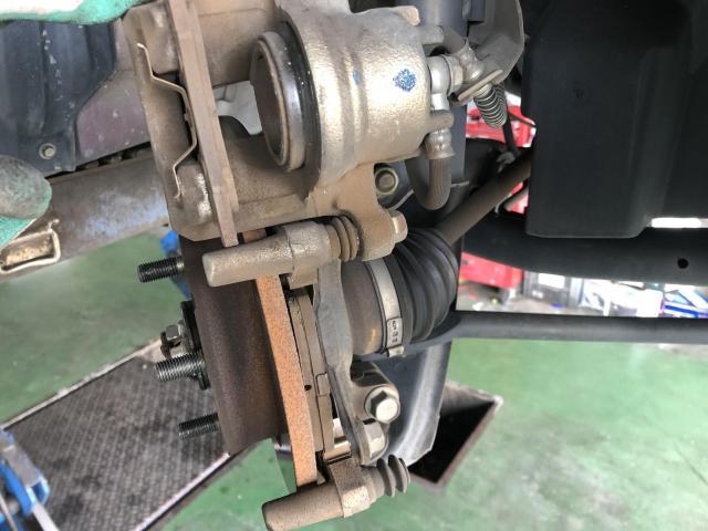 愛媛県松山市　車検整備　三菱　EKワゴン　ブレーキパット交換