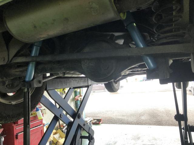 愛媛県松山市余戸南　三菱　パジェロミニ　サスペンション・足回り交換　ショック交換