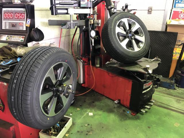 愛媛県松山市余戸南　スバル　フォレスター　タイヤ交換　楽天取り付け