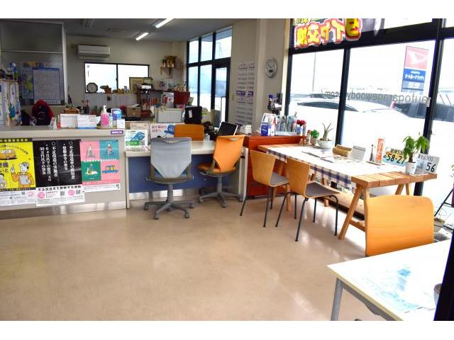 愛媛県松山市余戸南　マツダ　プレマシー　タイヤ持込交換　楽天取り付け