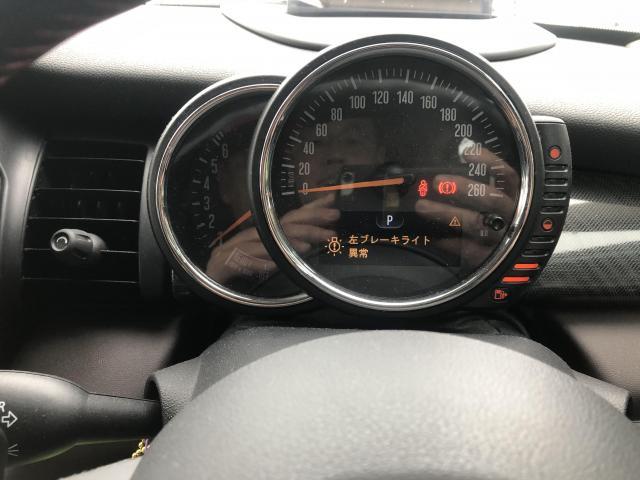 愛媛県松山市余戸南　ＭＩＮＩ　ミニ　ブレーキ球　テールランプのスモール　ウインカーつかないグー故障診断　レッカー搬送
　レンタカー特約