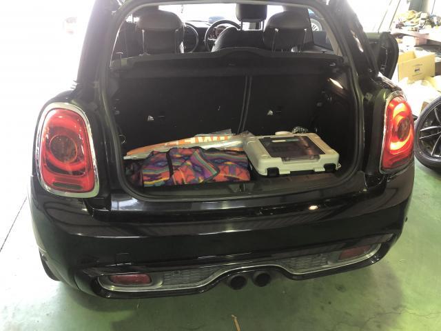 愛媛県松山市余戸南　ＭＩＮＩ　ミニ　ブレーキ球　テールランプのスモール　ウインカーつかないグー故障診断　レッカー搬送
　レンタカー特約