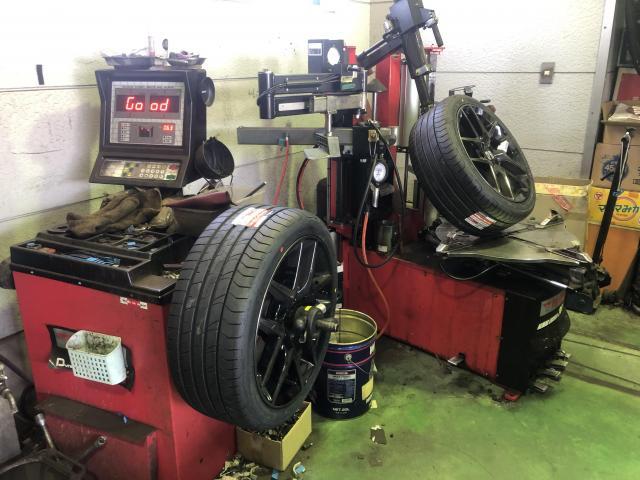 ホンダ愛媛県松山市余戸南　ホンダ　シビック　持込タイヤ交換　18インチ　楽天取り付け