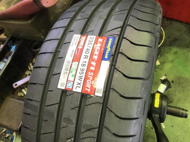 ホンダ愛媛県松山市余戸南　ホンダ　シビック　持込タイヤ交換　18インチ　楽天取り付け