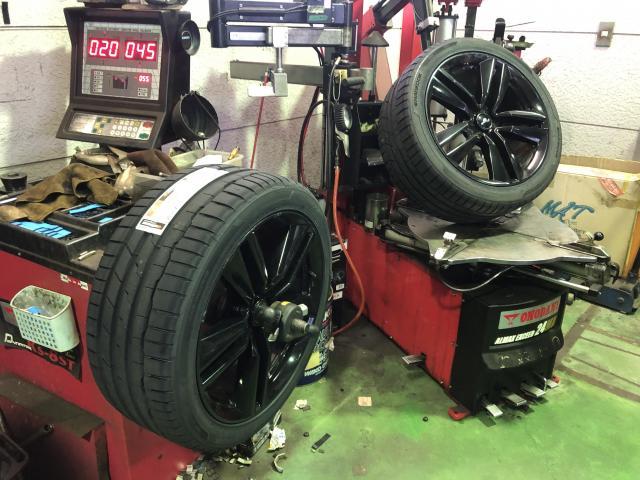 愛媛県松山市余戸南　フォード　マスタング　タイヤ持込交換　アマゾン