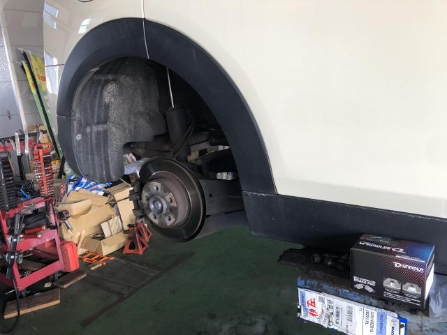 愛媛県松山市余戸南　ＭＩＮＩ　クラブマン　車検整備　ブレーキパット交換　タイヤ交換　オイル交換