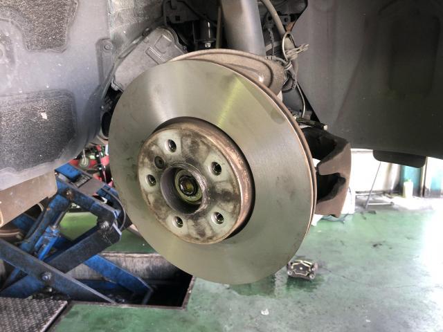 愛媛県松山市余戸南　ＭＩＮＩ　クロスオーバー　ブレーキパット交換　ブレーキローター研磨　ブレーキ修理