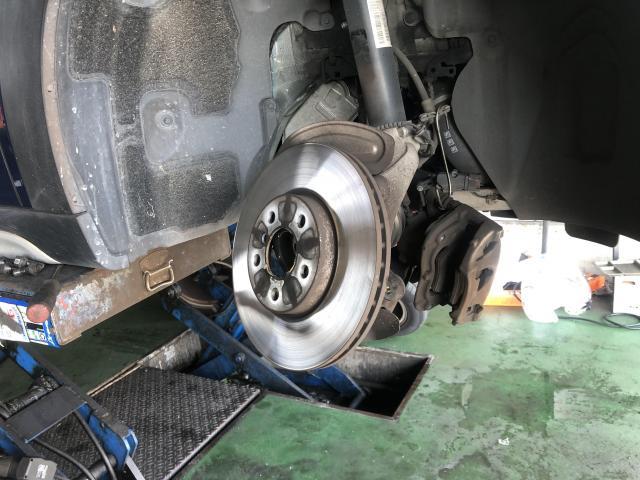 愛媛県松山市余戸南　ＭＩＮＩ　クロスオーバー　ブレーキパット交換　ブレーキローター研磨　ブレーキ修理