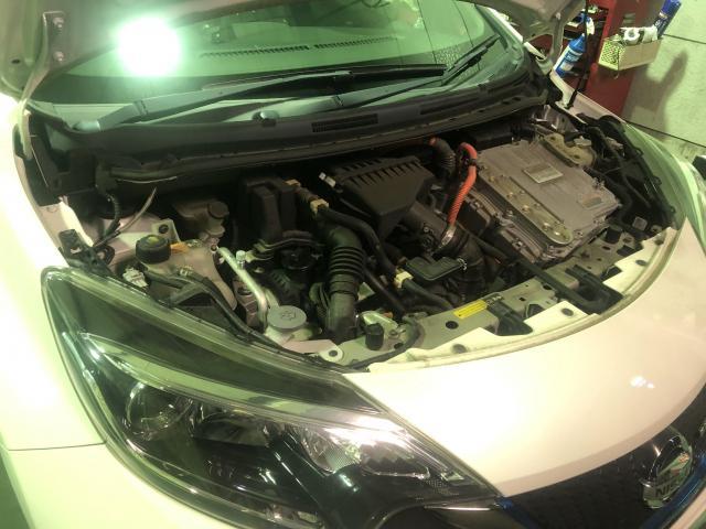 愛媛県松山市余戸南　日産　ノートニスモ　ハイブリッド車用　オイル交換　ワコーズ