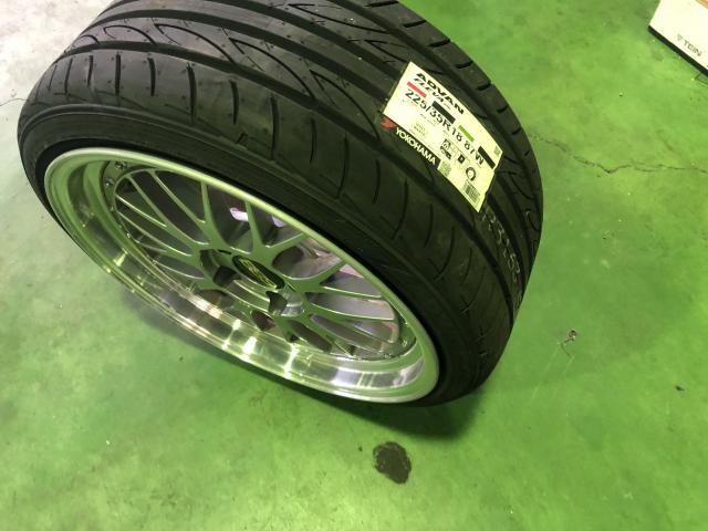 愛媛県松山市余戸南　マツダ　ロードスター　タイヤ持込交換　楽天取り付け