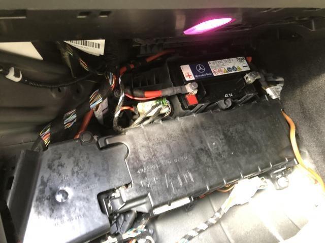 愛媛県松山市余戸南　メルセデス・ベンツ　Ａクラス　車検整備　タイヤ交換　19インチ　ワコーズオイル交換