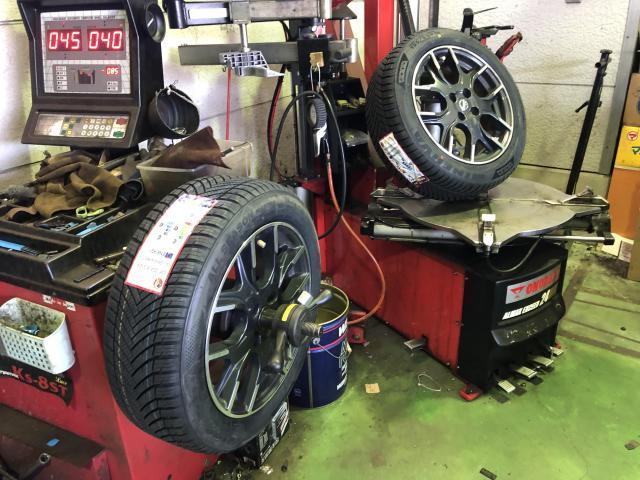 愛媛県松山市余戸南　日産　ノート　タイヤ交換　楽天タイヤ持ち込み