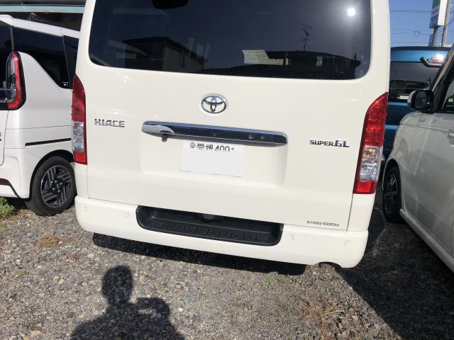 愛媛県松山市余戸南　トヨタ　ハイエースバン　板金・外装補修　事故修理　任意保険修理　レンタカー特約