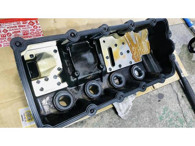 MINI　クーパーＳ　R53　GH-RE16　漏れて無い所が無いほどの修理と車検。愛知県名古屋市の専門店ソウワコーポレーション