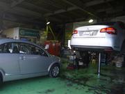 フランス車の整備・修理・メンテナンスなど様々な作業を行っております。