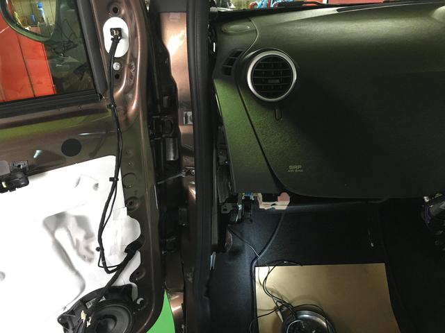 岐阜 フランス車専門店 カングー サイドカメラ取付け グーネットピット 岐阜 フランス車専門店 カングー サイドカメラ取付け グーネットピット