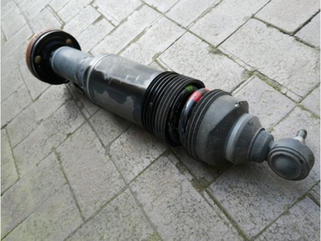 SL55 ABCサスペンション　交換