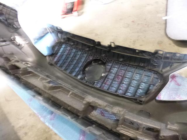 メルセデスベンツ　GLA グリル交換　天白区