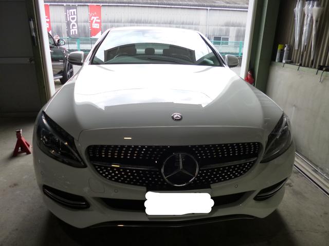 W205　ベンツCクラス　ダイヤモンドグリル交換