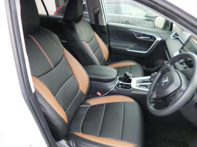 Ｒ1年式　トヨタ　RAV4　シートカバー取付け